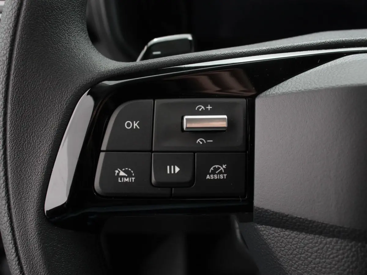 1.5 BlueHDi 130pk L2 Automaat Apple Carplay Android Auto Navigatie Trekhaak Airco Camera Cruise Control Parkeersensoren V+A DAB