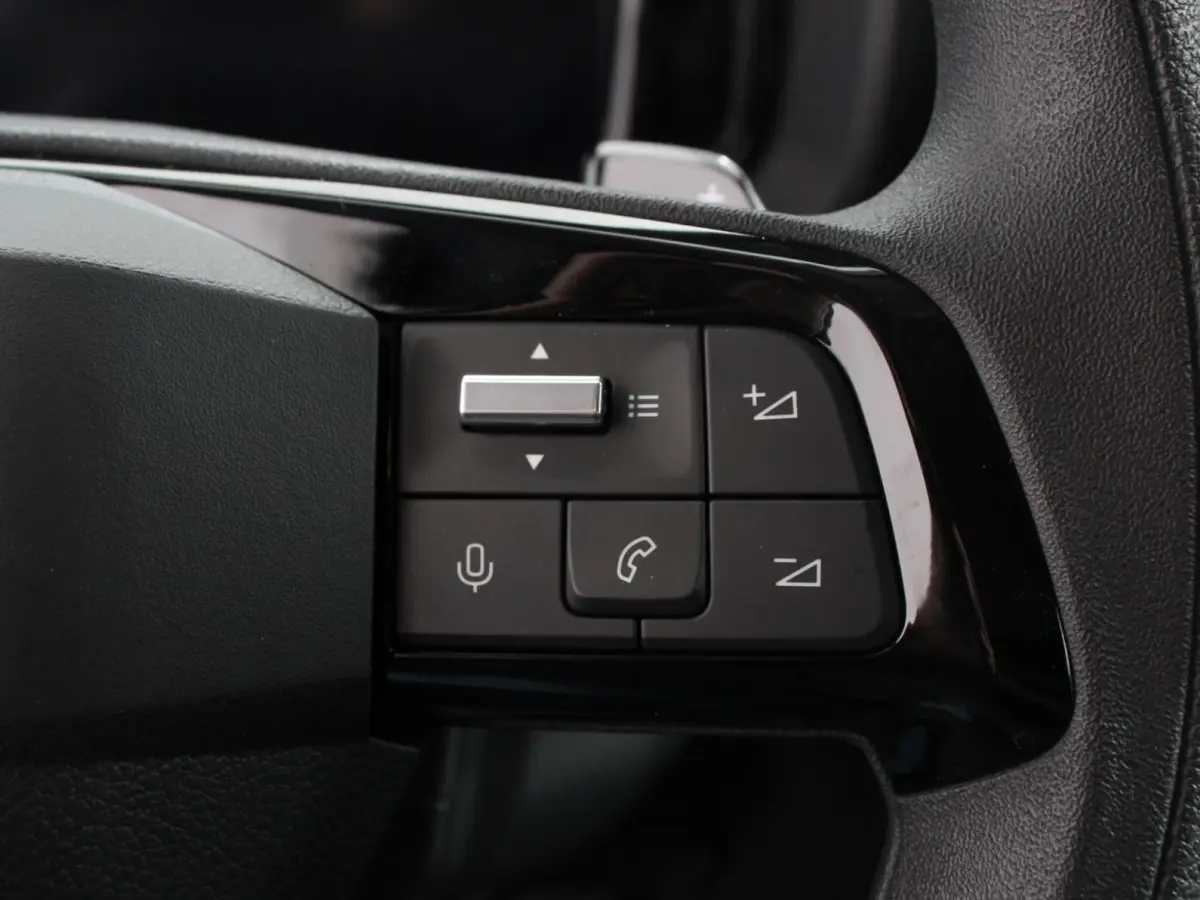 1.5 BlueHDi 130pk L2 Automaat Apple Carplay Android Auto Navigatie Trekhaak Airco Camera Cruise Control Parkeersensoren V+A DAB