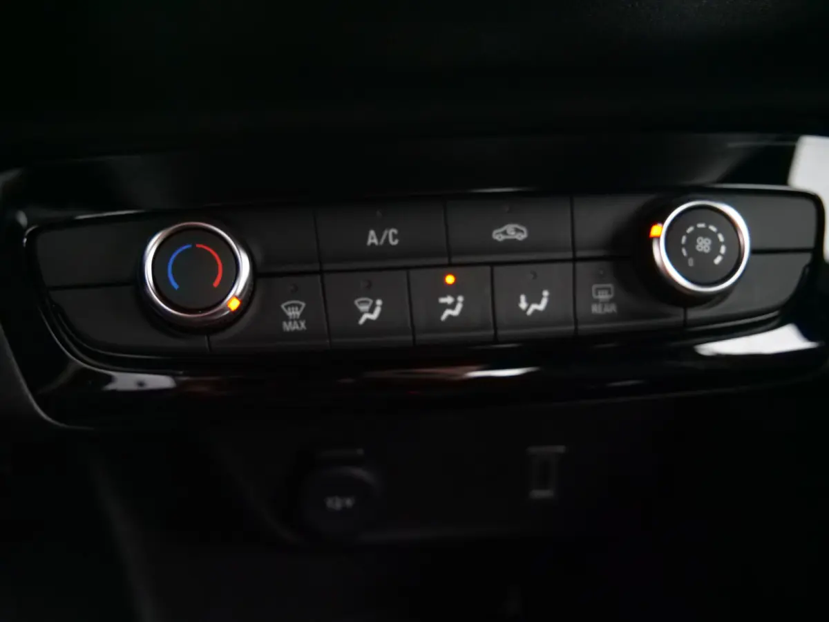 1.2 Turbo 100pk Mild Hybrid GS Automaat LED / Camera / Apple Carplay