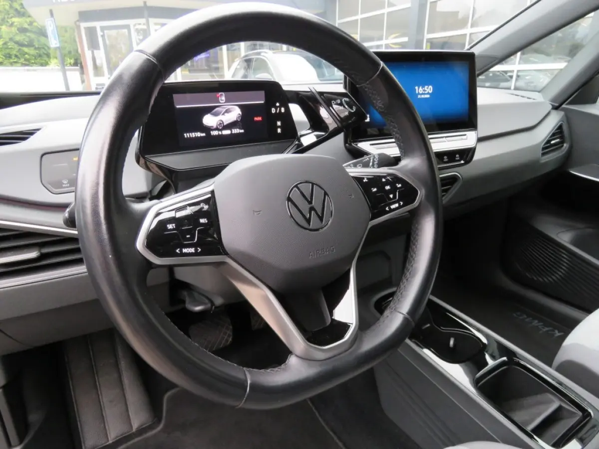 FIRST 58 KWH / soh 95% / Stoelverw. / Zwart dak en hemel / Navi / Carplay / 18 Inch / BOVAG garantie