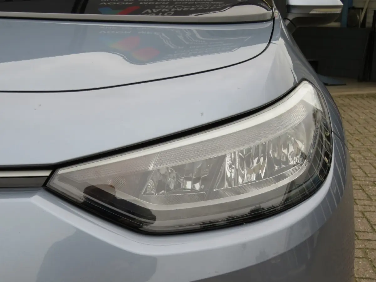 FIRST 58 KWH / soh 95% / Stoelverw. / Zwart dak en hemel / Navi / Carplay / 18 Inch / BOVAG garantie
