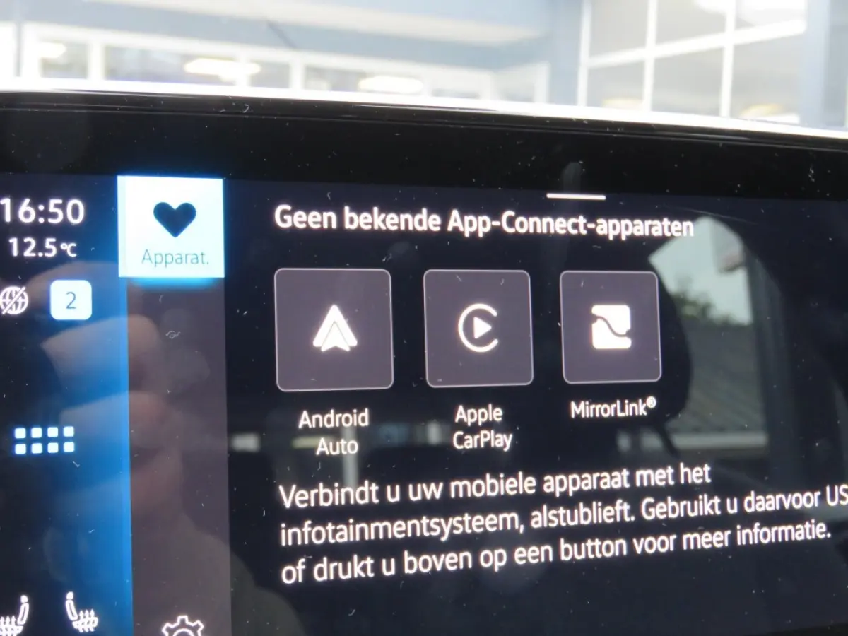 FIRST 58 KWH / soh 95% / Stoelverw. / Zwart dak en hemel / Navi / Carplay / 18 Inch / BOVAG garantie