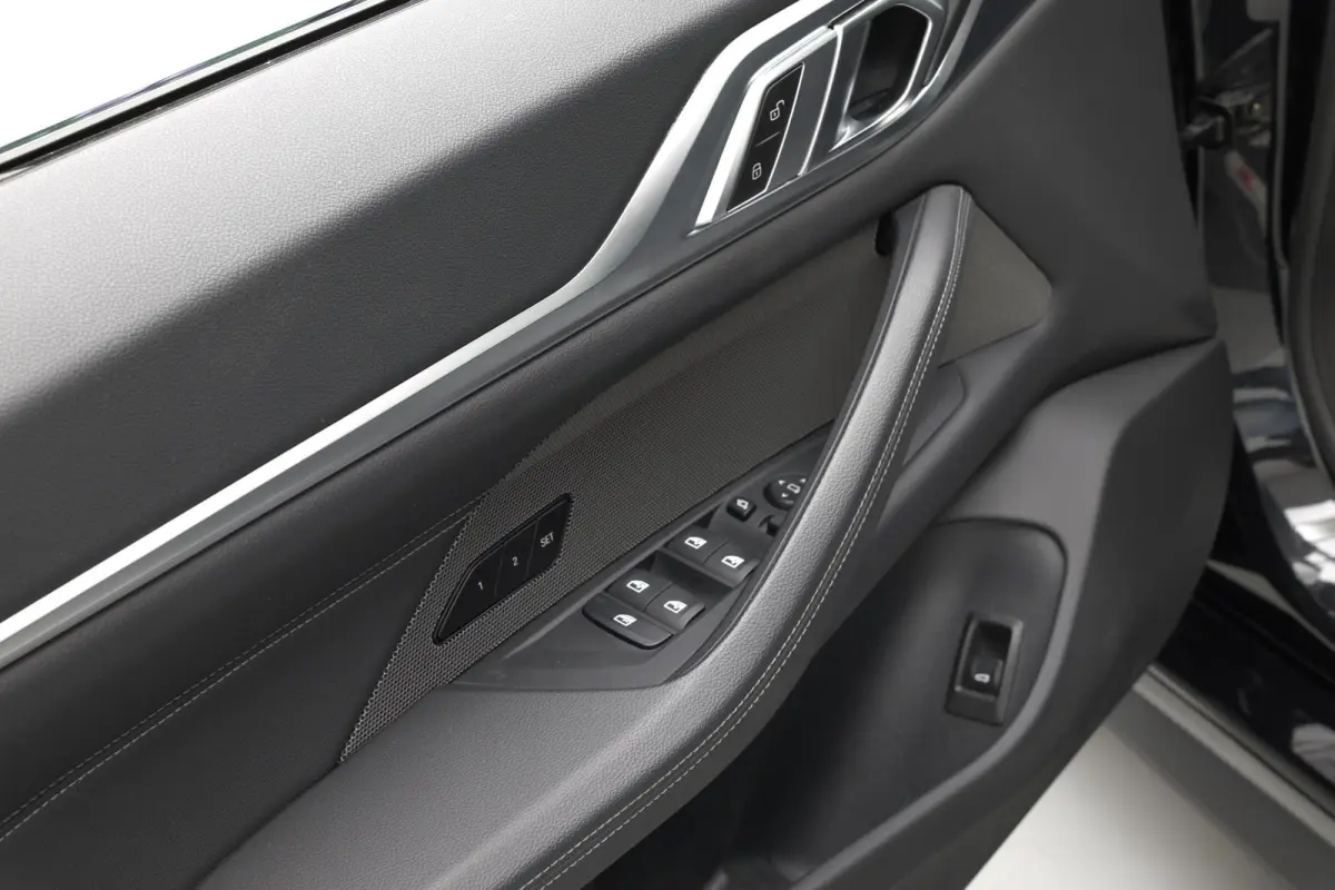 M440i xDrive High Executive |Pano|HUD|H&K|Memory|Carbon|