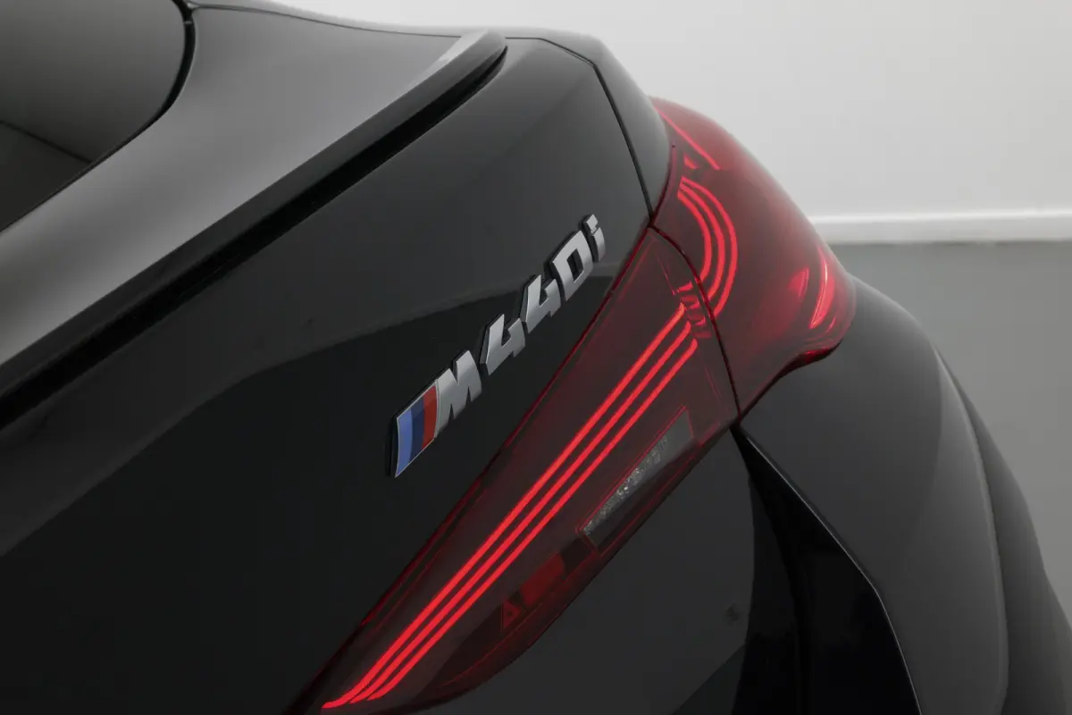 M440i xDrive High Executive |Pano|HUD|H&K|Memory|Carbon|