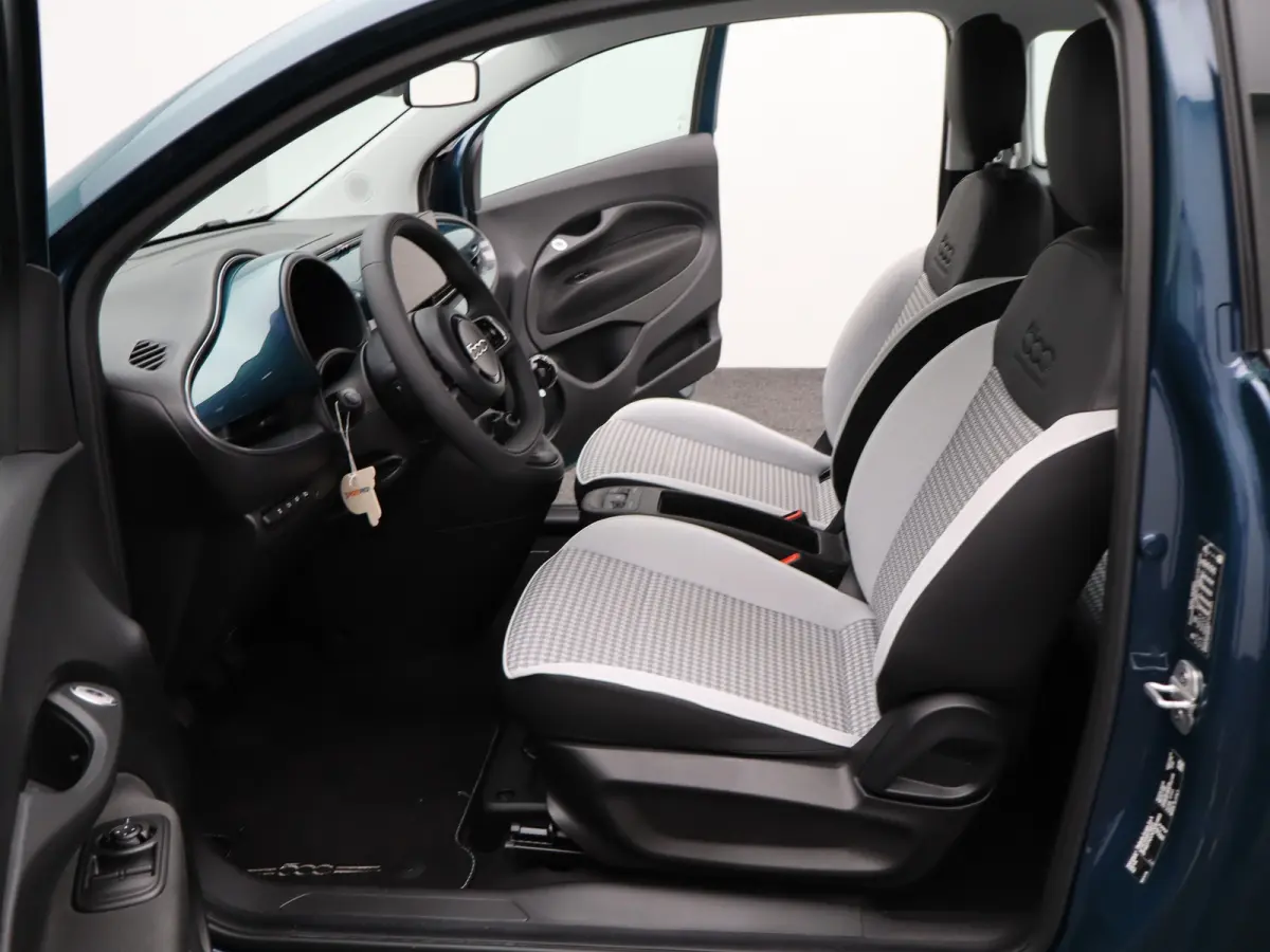1.0 Hybrid Torino Launch Edition Tot 8 Jaar Garantie | Lage KM | Carplay | PDC | Cruise Control | Climate Control | Keyless | Navigatie | 16" Lichtmetalen Velgen | LED | Origineel NL!