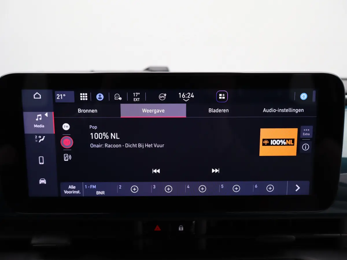 1.0 Hybrid Torino Launch Edition Tot 8 Jaar Garantie | Lage KM | Carplay | PDC | Cruise Control | Climate Control | Keyless | Navigatie | 16" Lichtmetalen Velgen | LED | Origineel NL!
