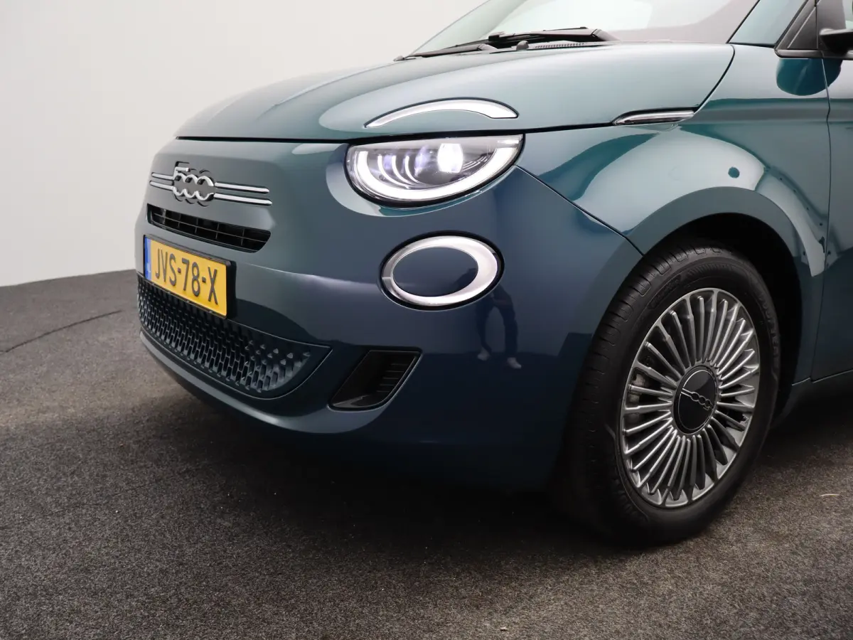 1.0 Hybrid Torino Launch Edition Tot 8 Jaar Garantie | Lage KM | Carplay | PDC | Cruise Control | Climate Control | Keyless | Navigatie | 16" Lichtmetalen Velgen | LED | Origineel NL!