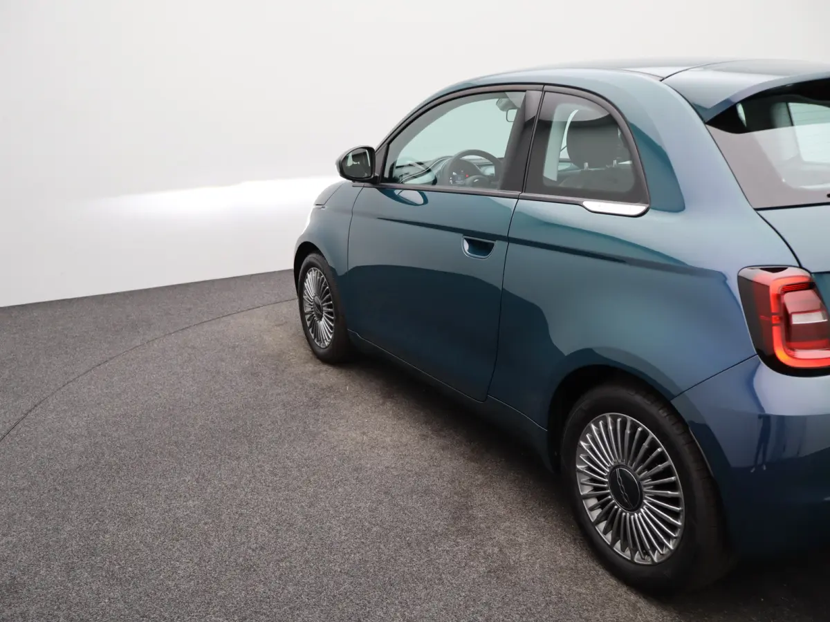 1.0 Hybrid Torino Launch Edition Tot 8 Jaar Garantie | Lage KM | Carplay | PDC | Cruise Control | Climate Control | Keyless | Navigatie | 16" Lichtmetalen Velgen | LED | Origineel NL!