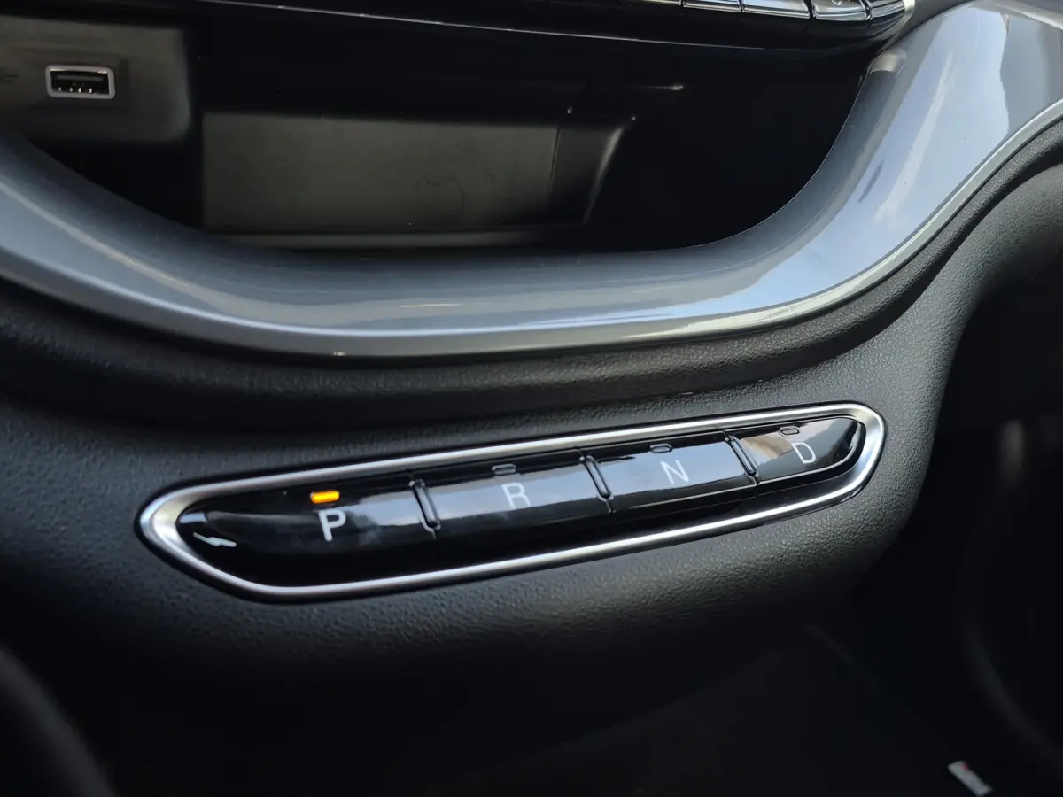 Icon 42 kWh Climate control | Apple carplay/Android auto | Lane assist |  LMV 16 inch