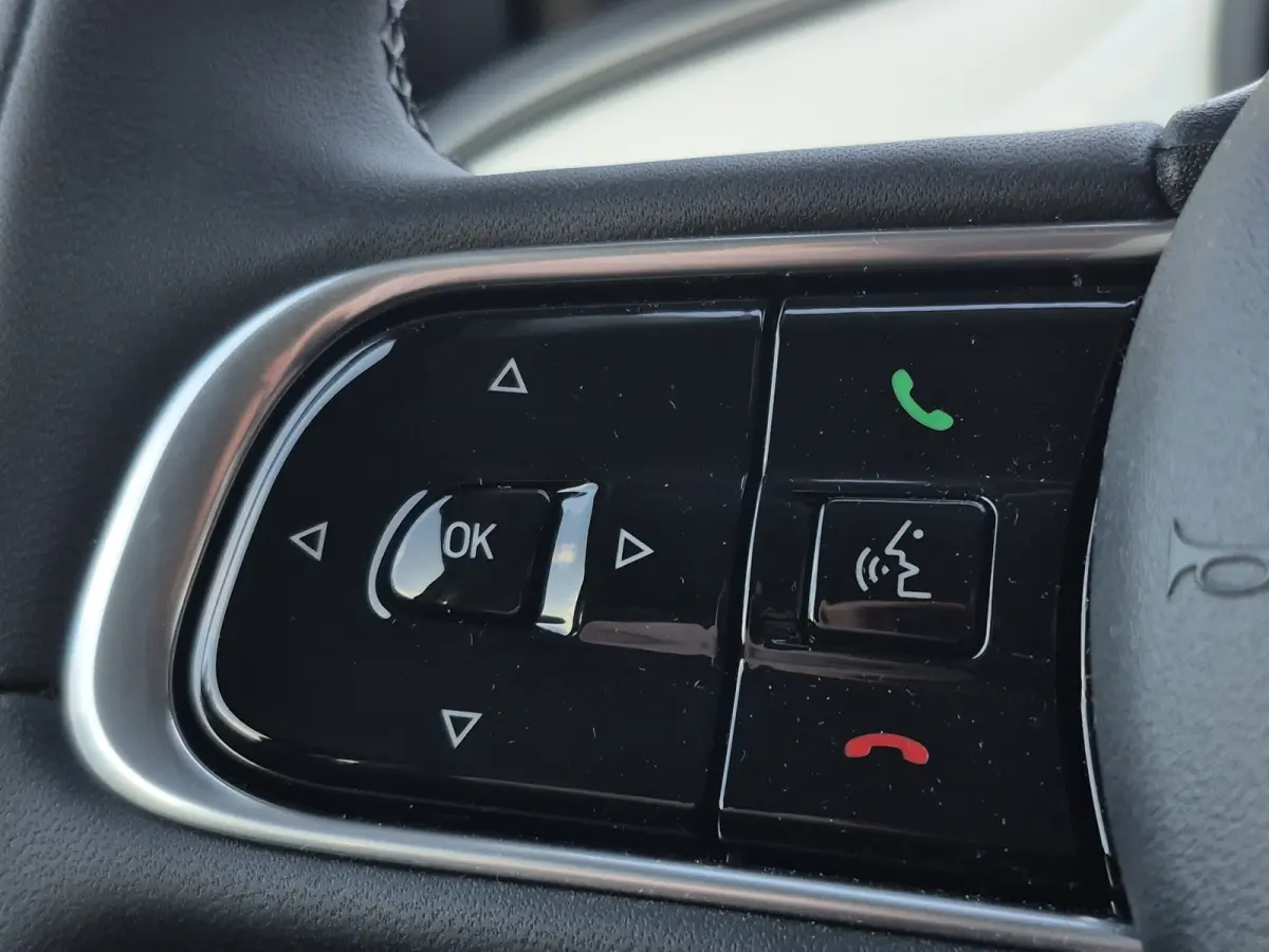 Icon 42 kWh Climate control | Apple carplay/Android auto | Lane assist |  LMV 16 inch
