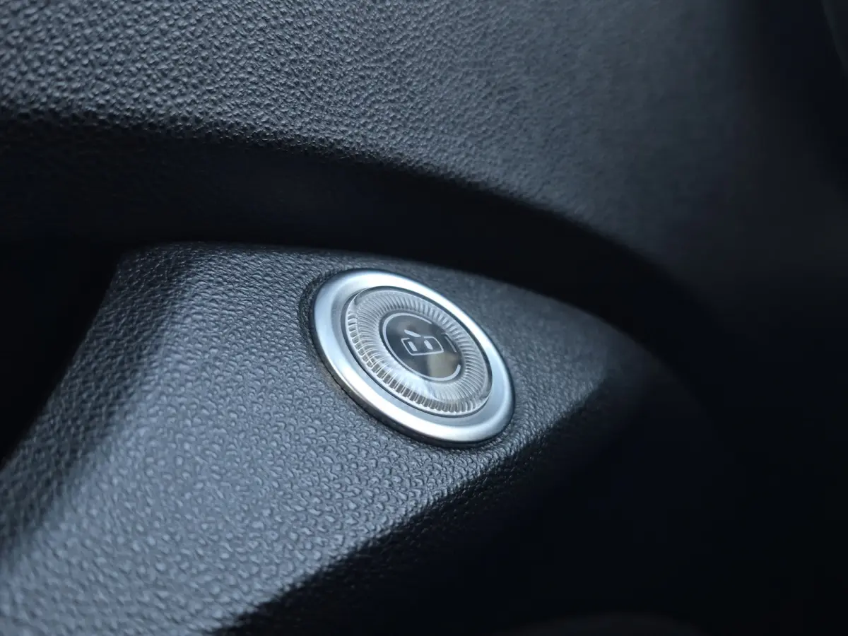 Icon 42 kWh Climate control | Apple carplay/Android auto | Lane assist |  LMV 16 inch