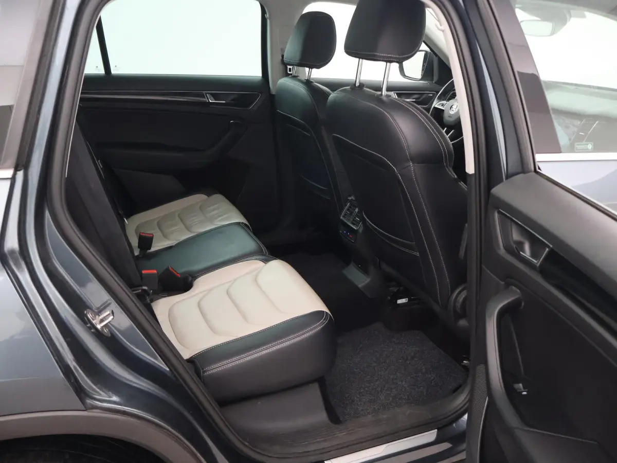 2.0 TSI 180 PK AUT. 4X4 4WD 2200 KG TREKHAAK | LEDER | PANORMAA 360 CAMERA | STUUR/STOELVERW.