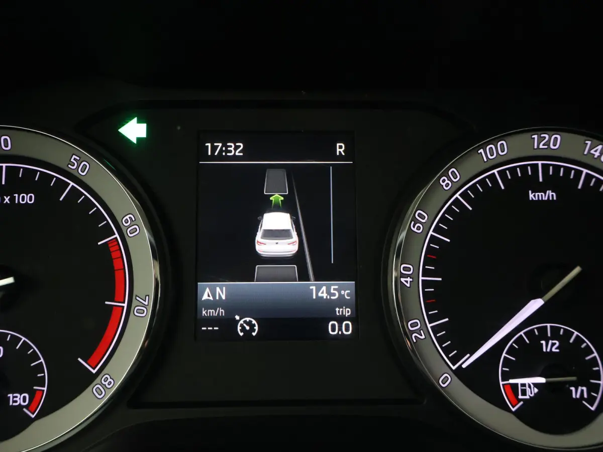 2.0 TSI 180 PK AUT. 4X4 4WD 2200 KG TREKHAAK | LEDER | PANORMAA 360 CAMERA | STUUR/STOELVERW.