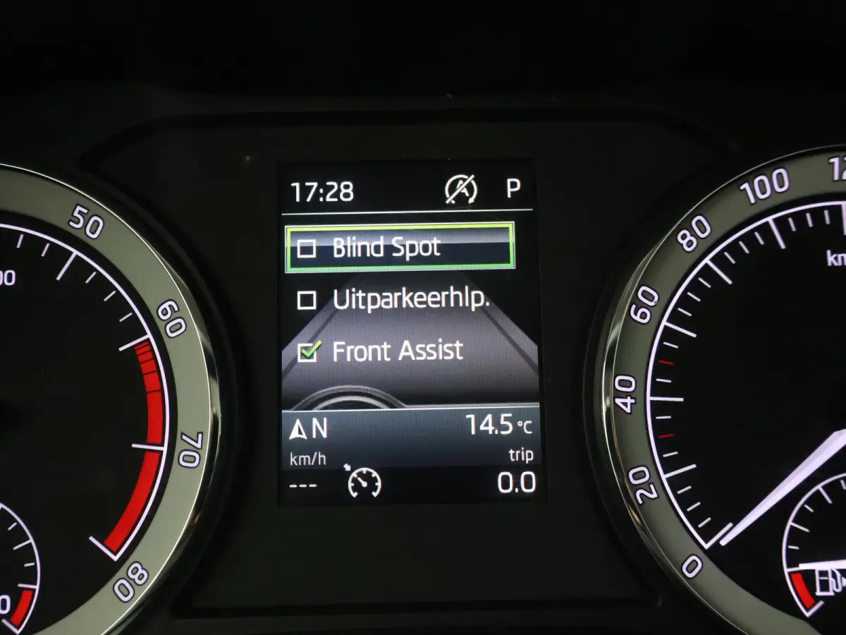 2.0 TSI 180 PK AUT. 4X4 4WD 2200 KG TREKHAAK | LEDER | PANORMAA 360 CAMERA | STUUR/STOELVERW.