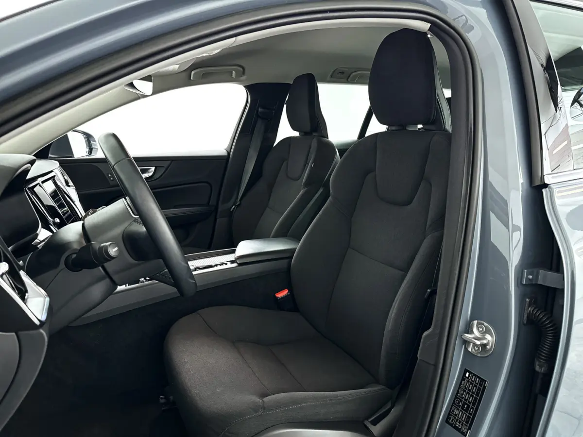 B3 Core | Park assist | Cruise control | Navigatie | Elektrische achterklep
