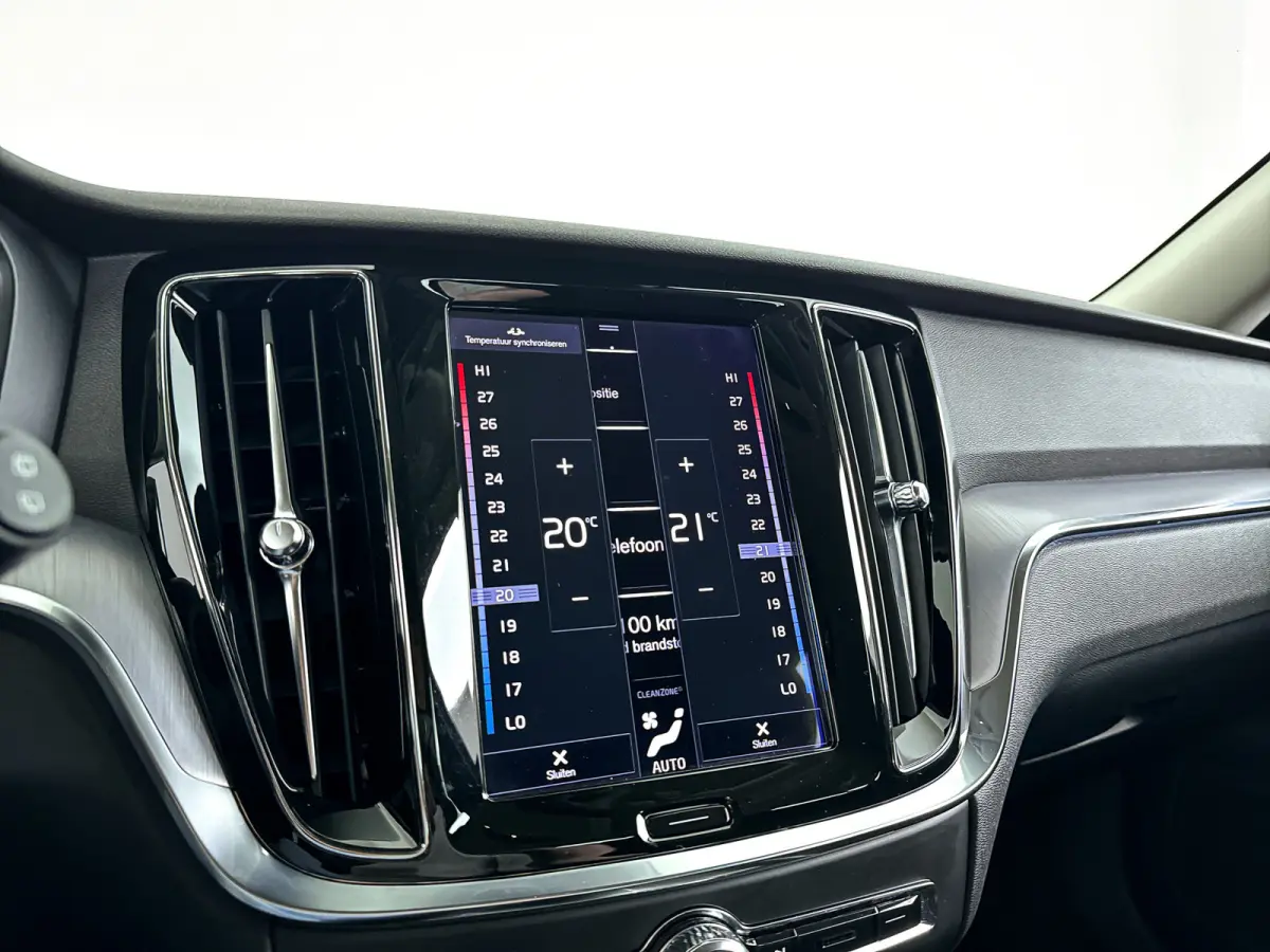 B3 Core | Park assist | Cruise control | Navigatie | Elektrische achterklep