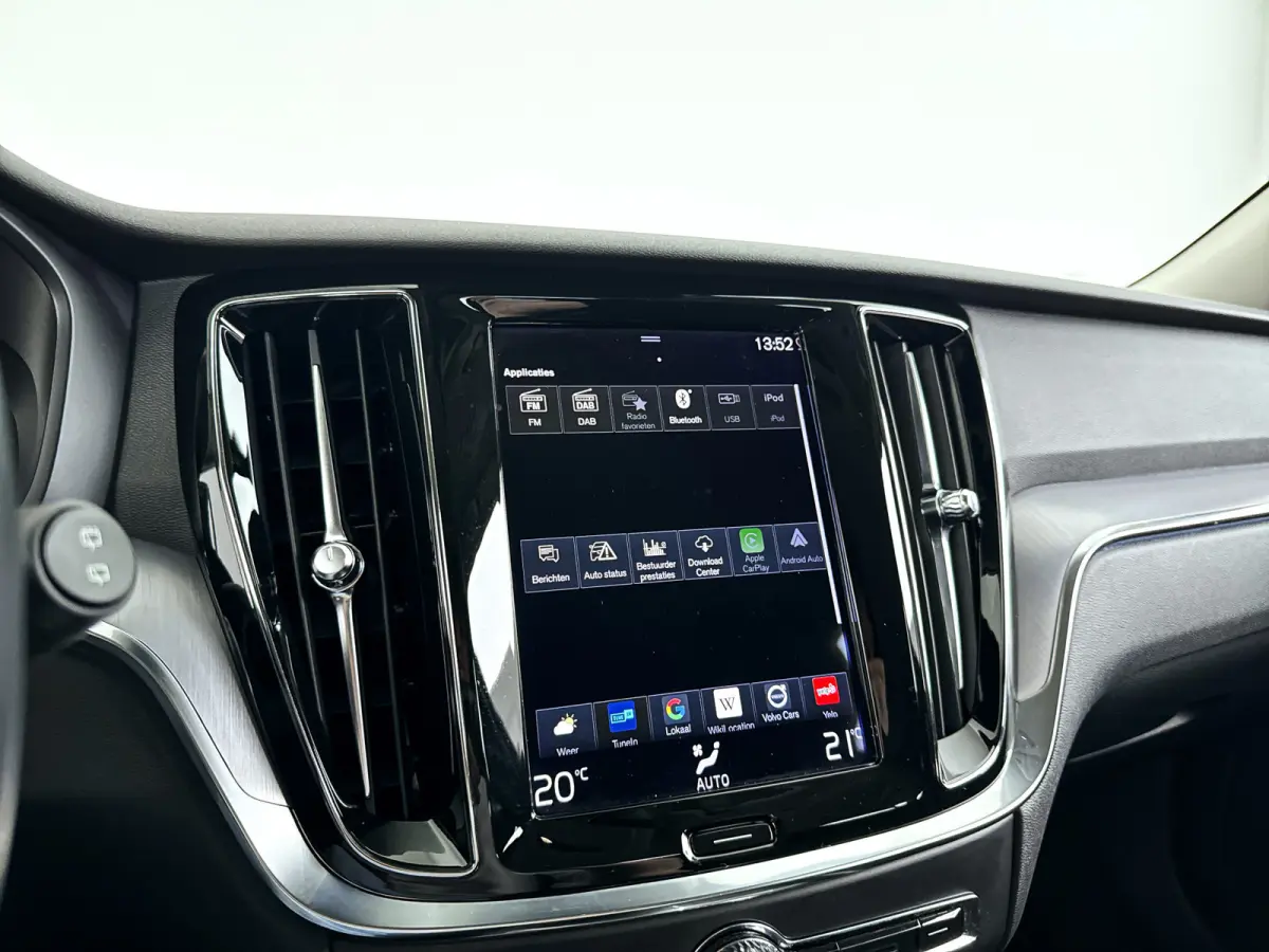 B3 Core | Park assist | Cruise control | Navigatie | Elektrische achterklep