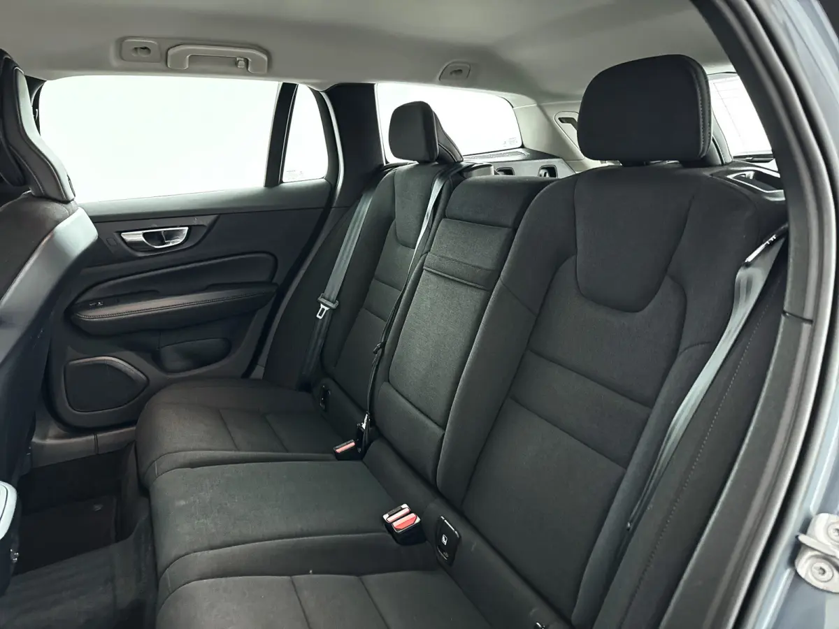 B3 Core | Park assist | Cruise control | Navigatie | Elektrische achterklep