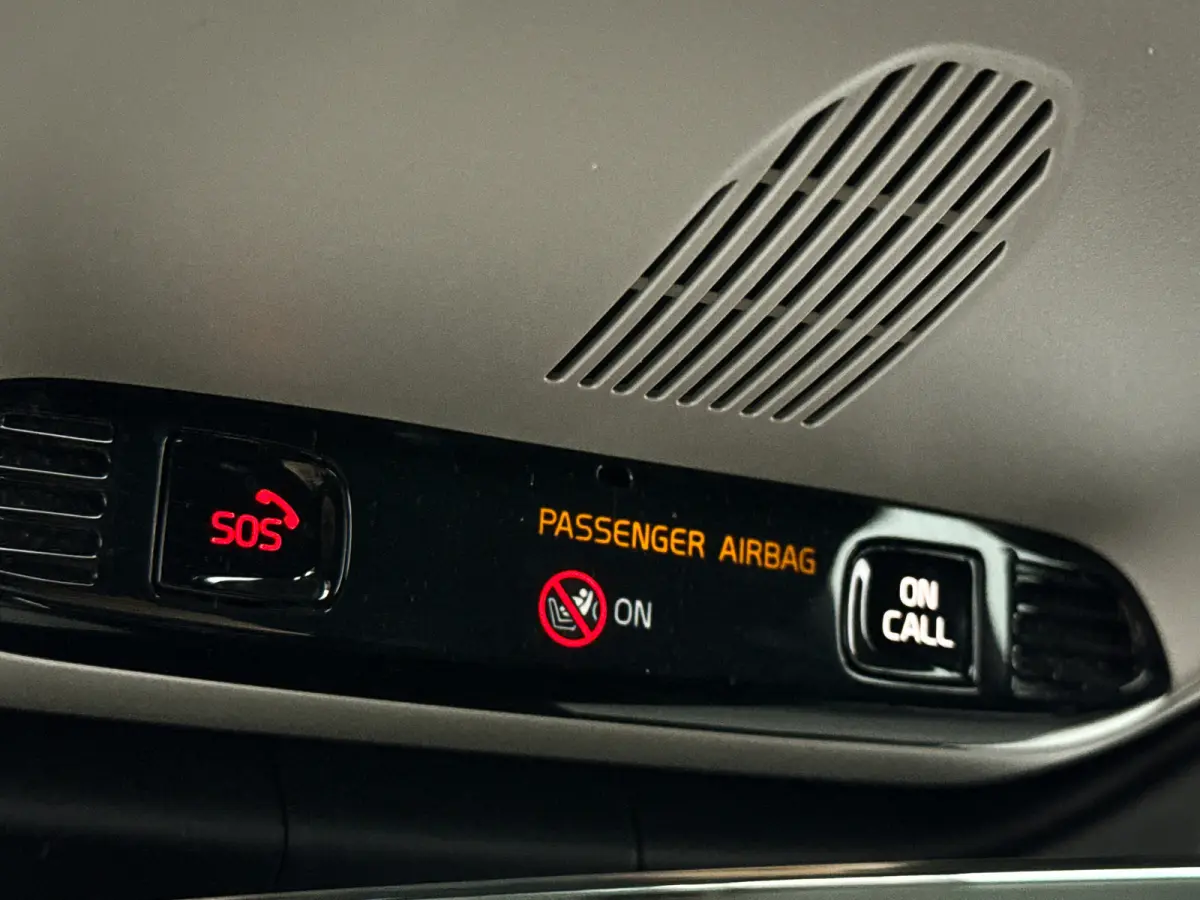 B3 Core | Park assist | Cruise control | Navigatie | Elektrische achterklep