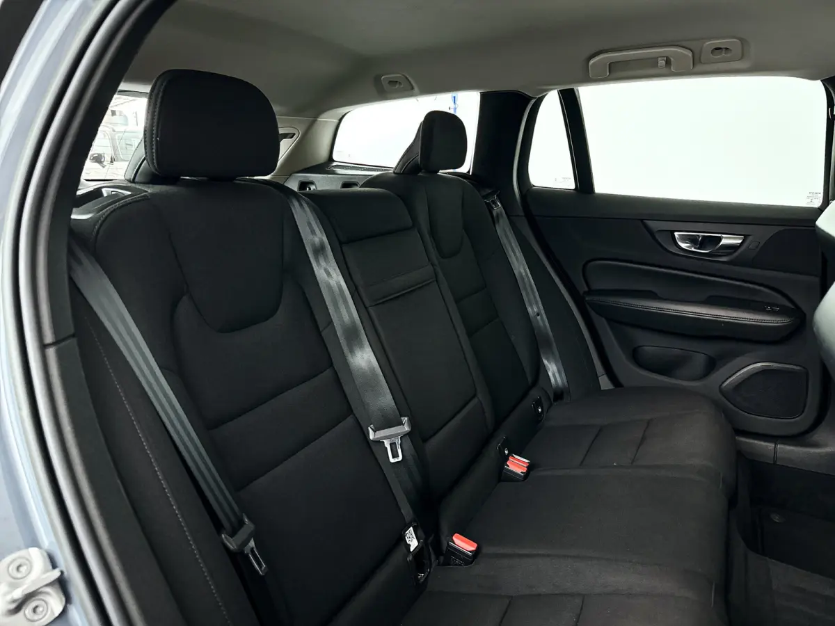 B3 Core | Park assist | Cruise control | Navigatie | Elektrische achterklep