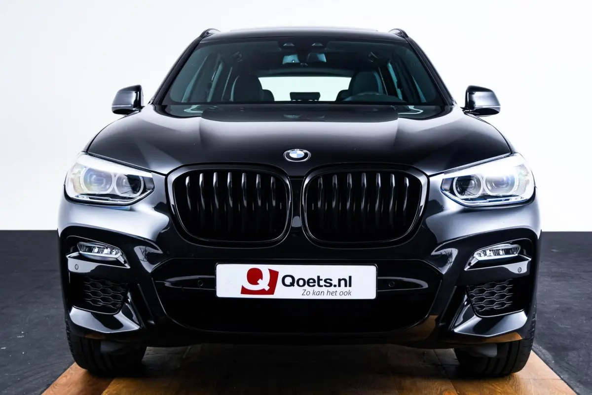 xDrive20i High Executive M Sport - Panoramadak - Ambiance verlichting - Parking Assistant - LED koplampen met uitgebreide functionaliteit - Sportstoelen - Navigatiesysteem Business -