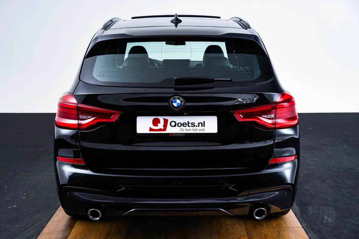 xDrive20i High Executive M Sport - Panoramadak - Ambiance verlichting - Parking Assistant - LED koplampen met uitgebreide functionaliteit - Sportstoelen - Navigatiesysteem Business -