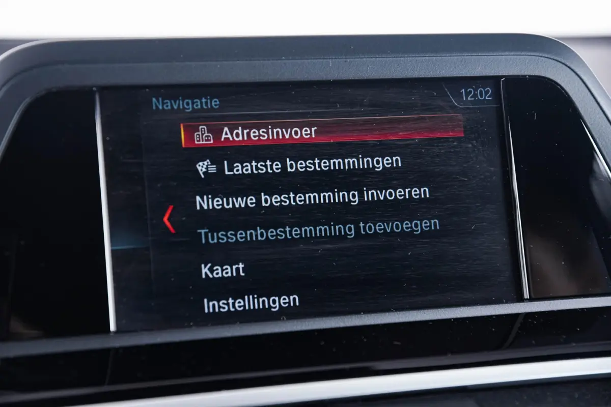 xDrive20i High Executive M Sport - Panoramadak - Ambiance verlichting - Parking Assistant - LED koplampen met uitgebreide functionaliteit - Sportstoelen - Navigatiesysteem Business -