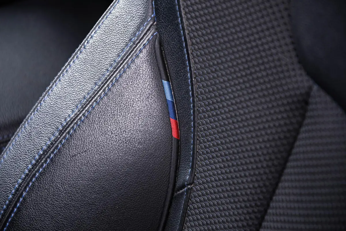 xDrive20i High Executive M Sport - Panoramadak - Ambiance verlichting - Parking Assistant - LED koplampen met uitgebreide functionaliteit - Sportstoelen - Navigatiesysteem Business -