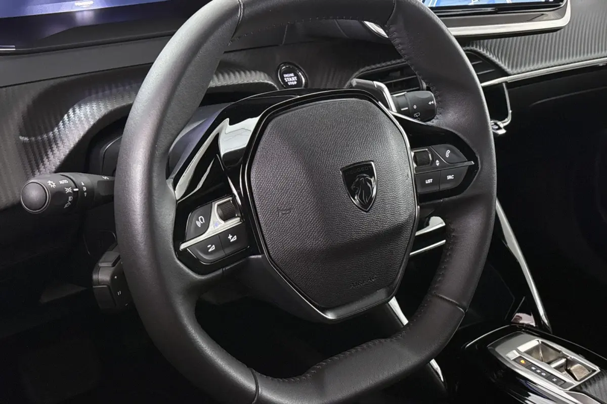 1.2 Hybrid 145 Allure Keyless Camera Adaptive Cruise