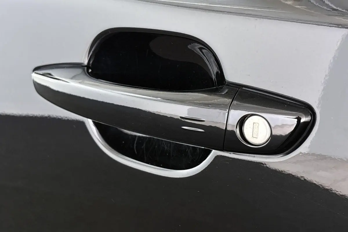 1.2 Hybrid 145 Allure Keyless Camera Adaptive Cruise