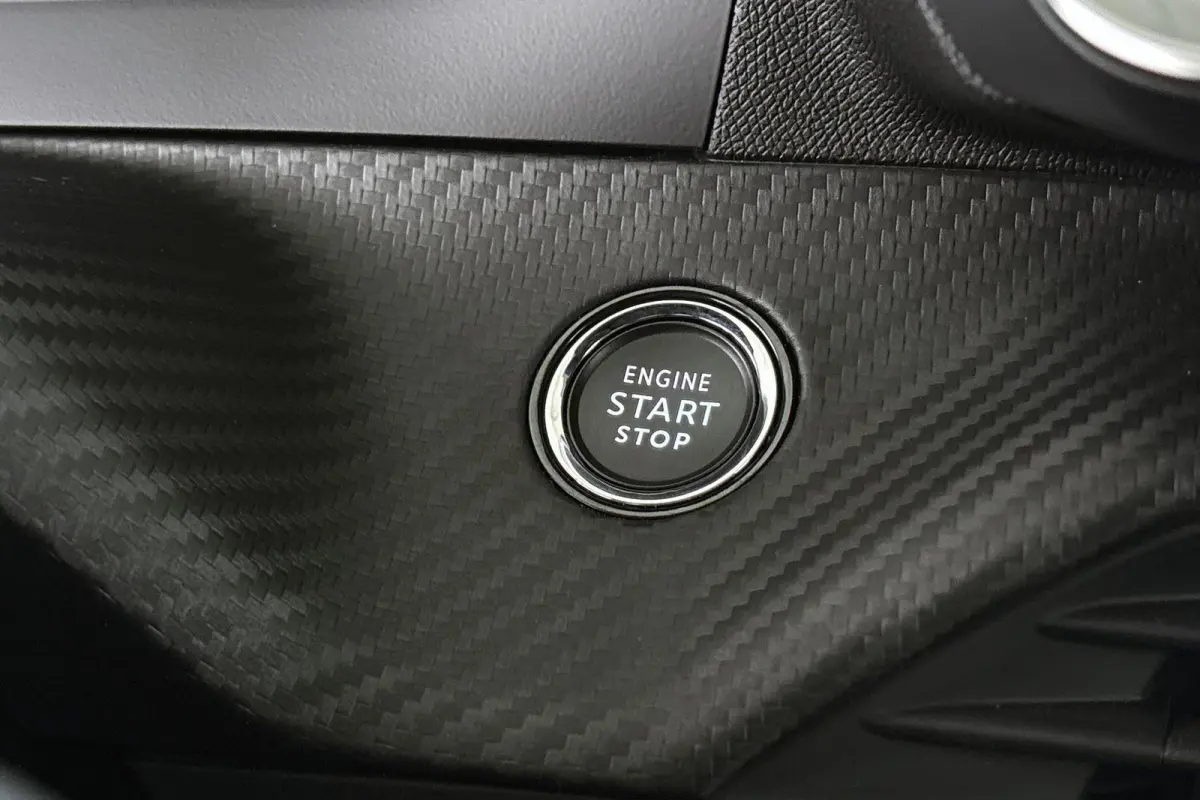 1.2 Hybrid 145 Allure Keyless Camera Adaptive Cruise