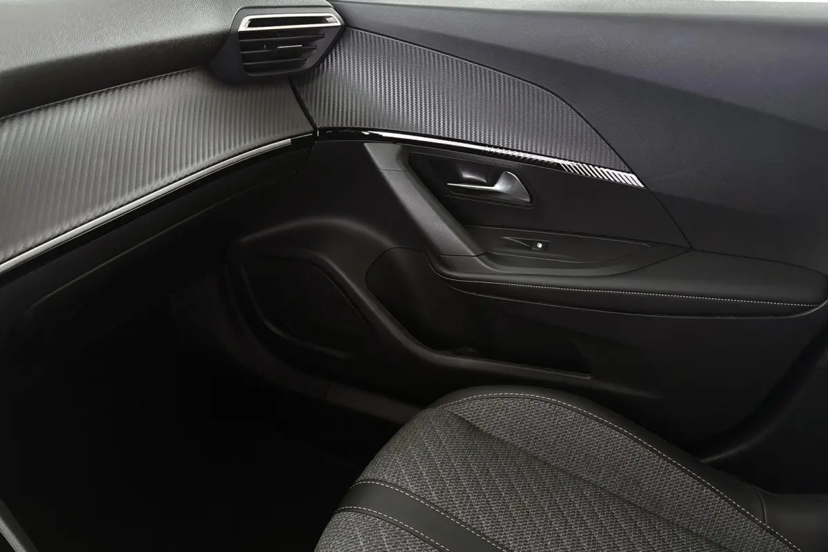 1.2 Hybrid 145 Allure Keyless Camera Adaptive Cruise