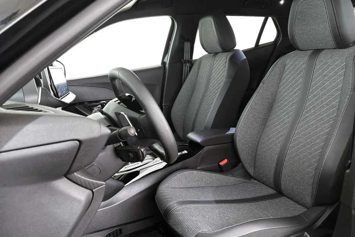 1.2 Hybrid 145 Allure Keyless Camera Adaptive Cruise