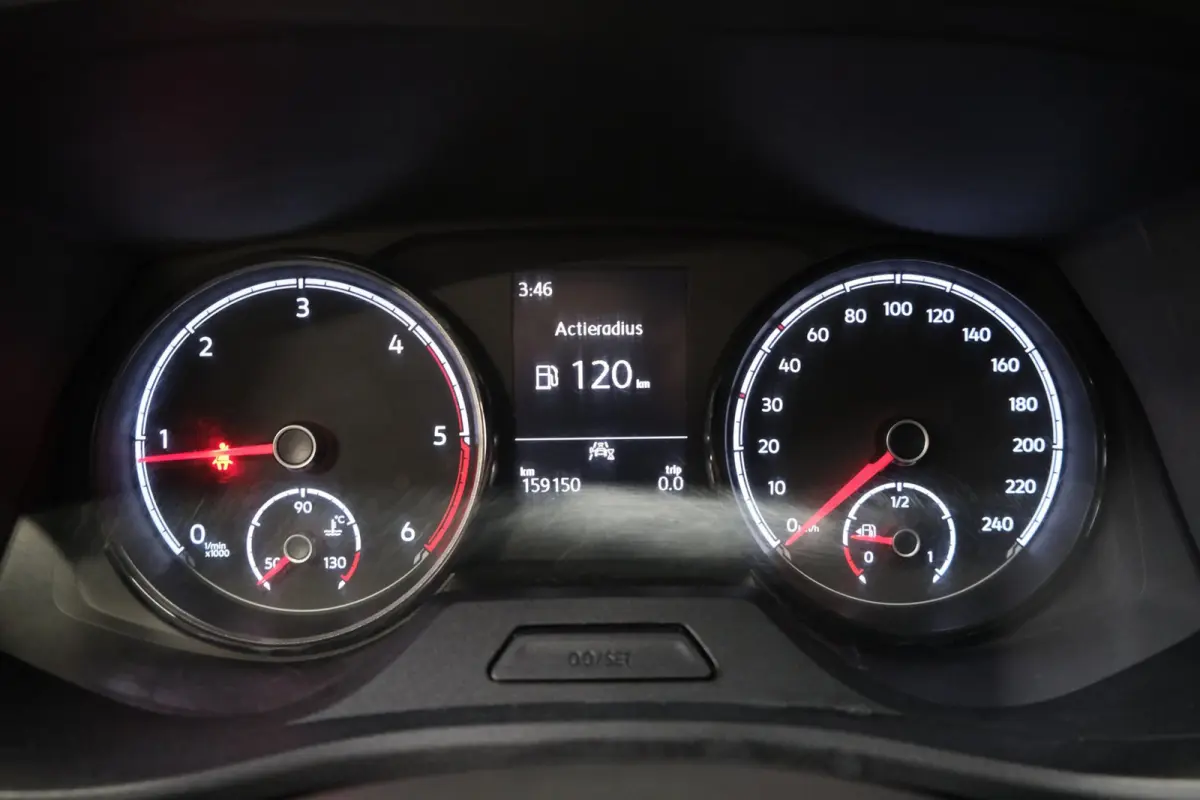 2.0 TDI L2H2 30 - Airco, Cruise, PDC, Carplay, Inrichting, Imperiaal, Standkachel, Trekhaak.