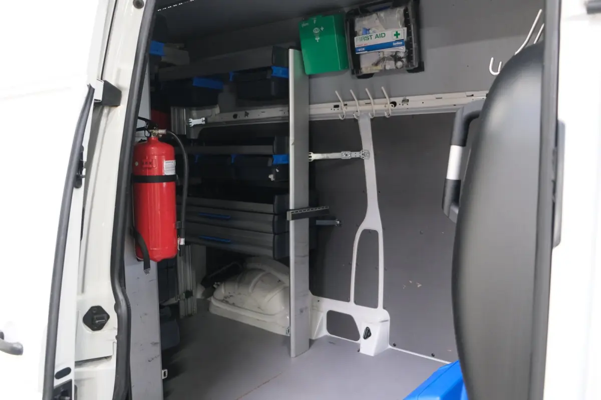 2.0 TDI L2H2 30 - Airco, Cruise, PDC, Carplay, Inrichting, Imperiaal, Standkachel, Trekhaak.