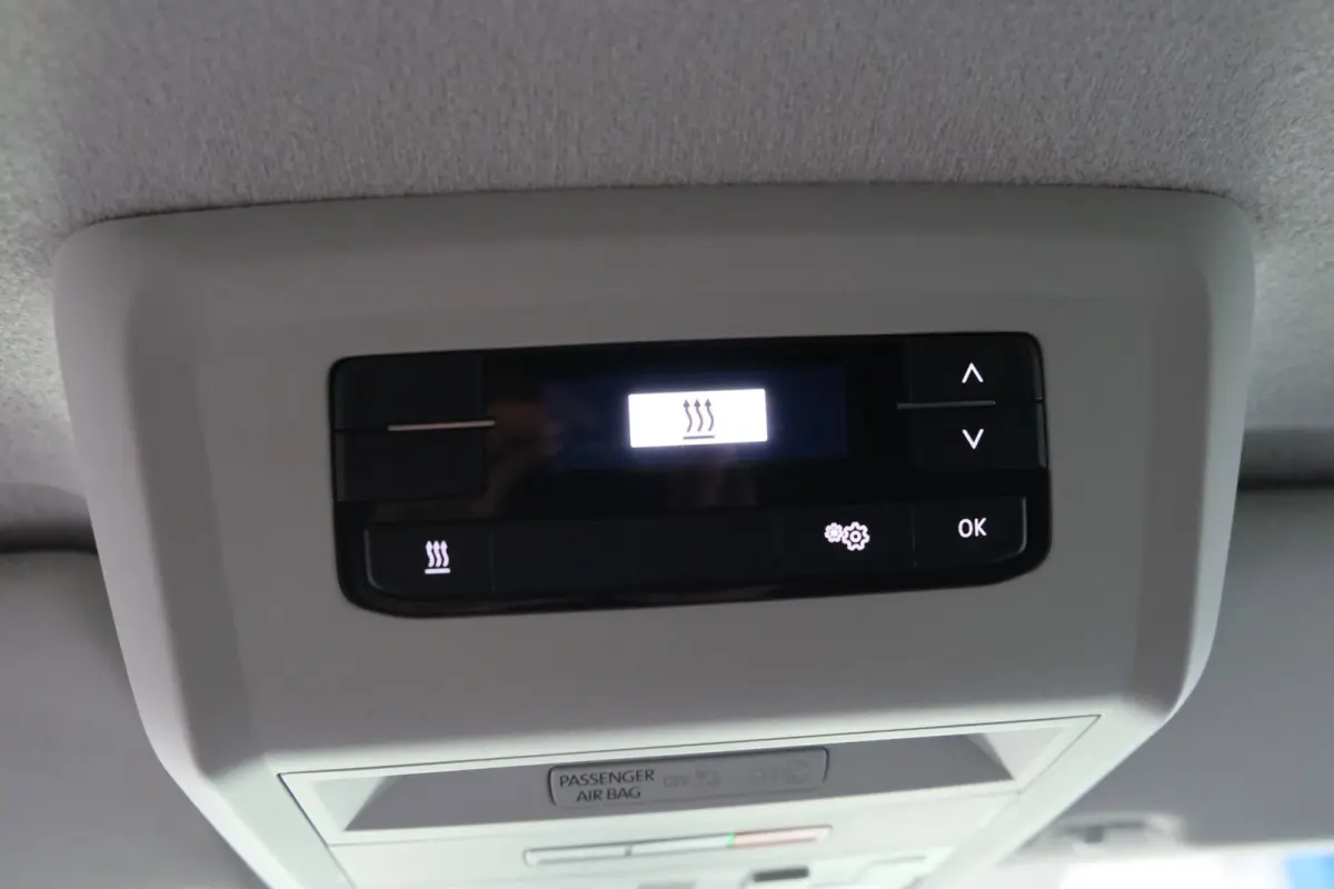 2.0 TDI L2H2 30 - Airco, Cruise, PDC, Carplay, Inrichting, Imperiaal, Standkachel, Trekhaak.
