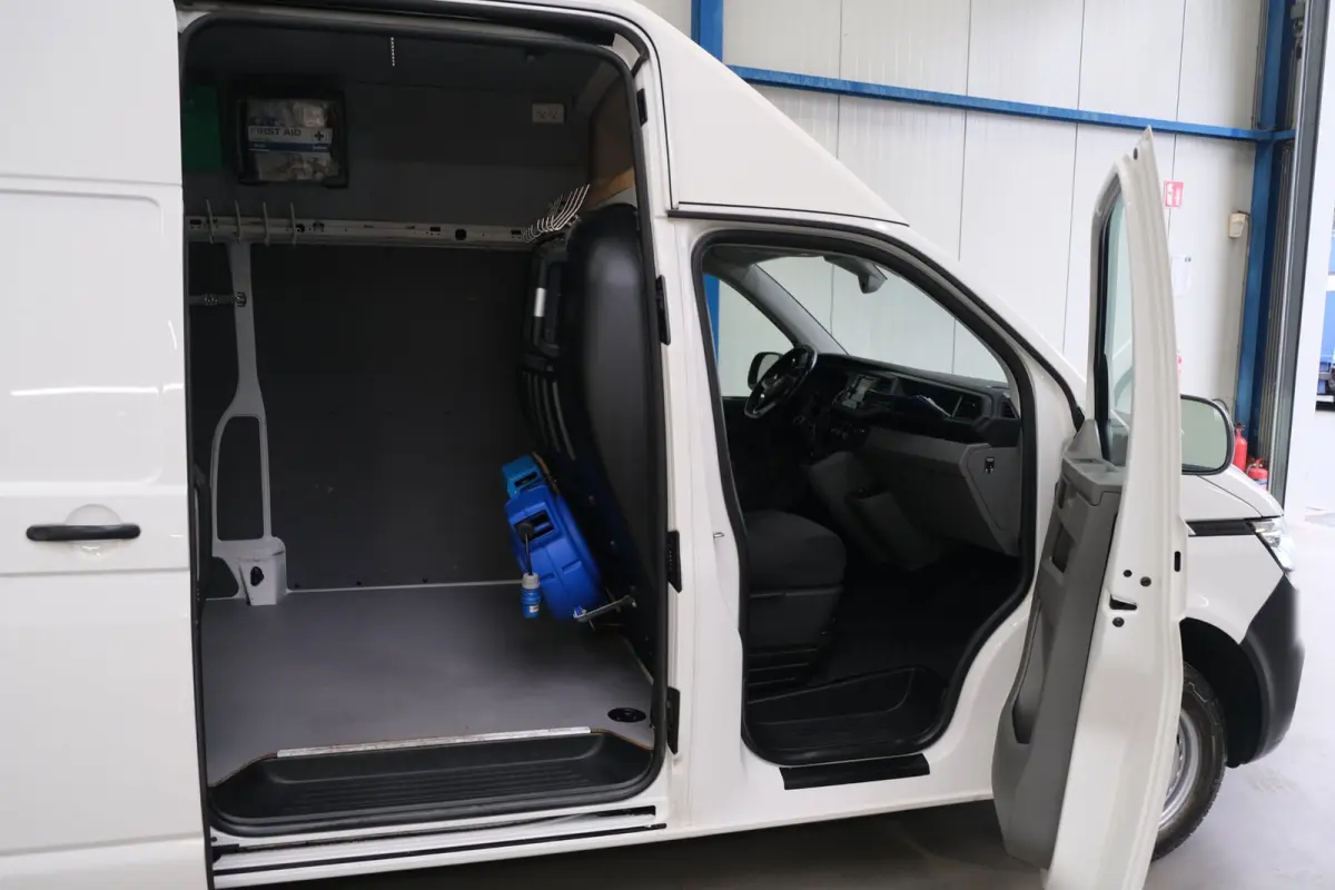 2.0 TDI L2H2 30 - Airco, Cruise, PDC, Carplay, Inrichting, Imperiaal, Standkachel, Trekhaak.