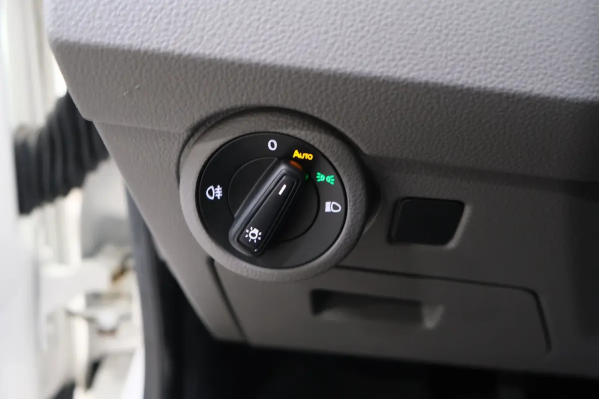 2.0 TDI L2H2 30 - Airco, Cruise, PDC, Carplay, Inrichting, Imperiaal, Standkachel, Trekhaak.