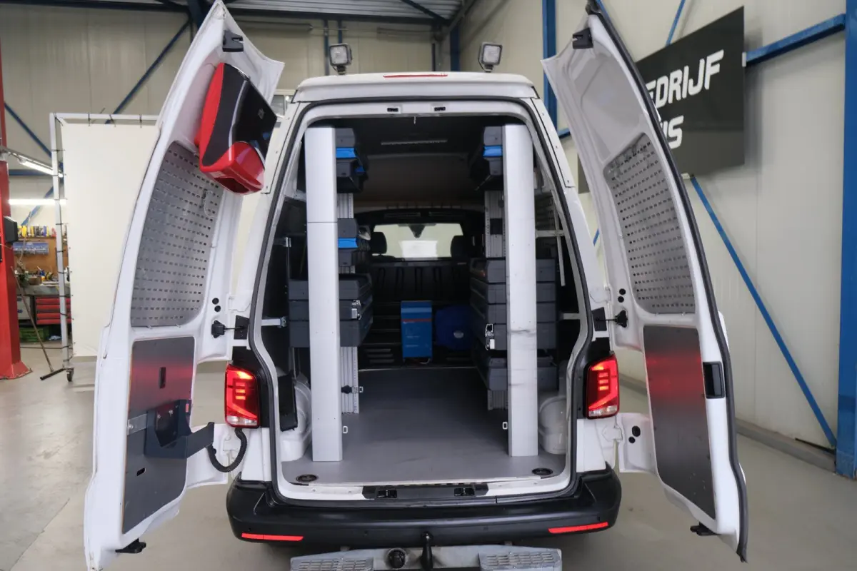2.0 TDI L2H2 30 - Airco, Cruise, PDC, Carplay, Inrichting, Imperiaal, Standkachel, Trekhaak.