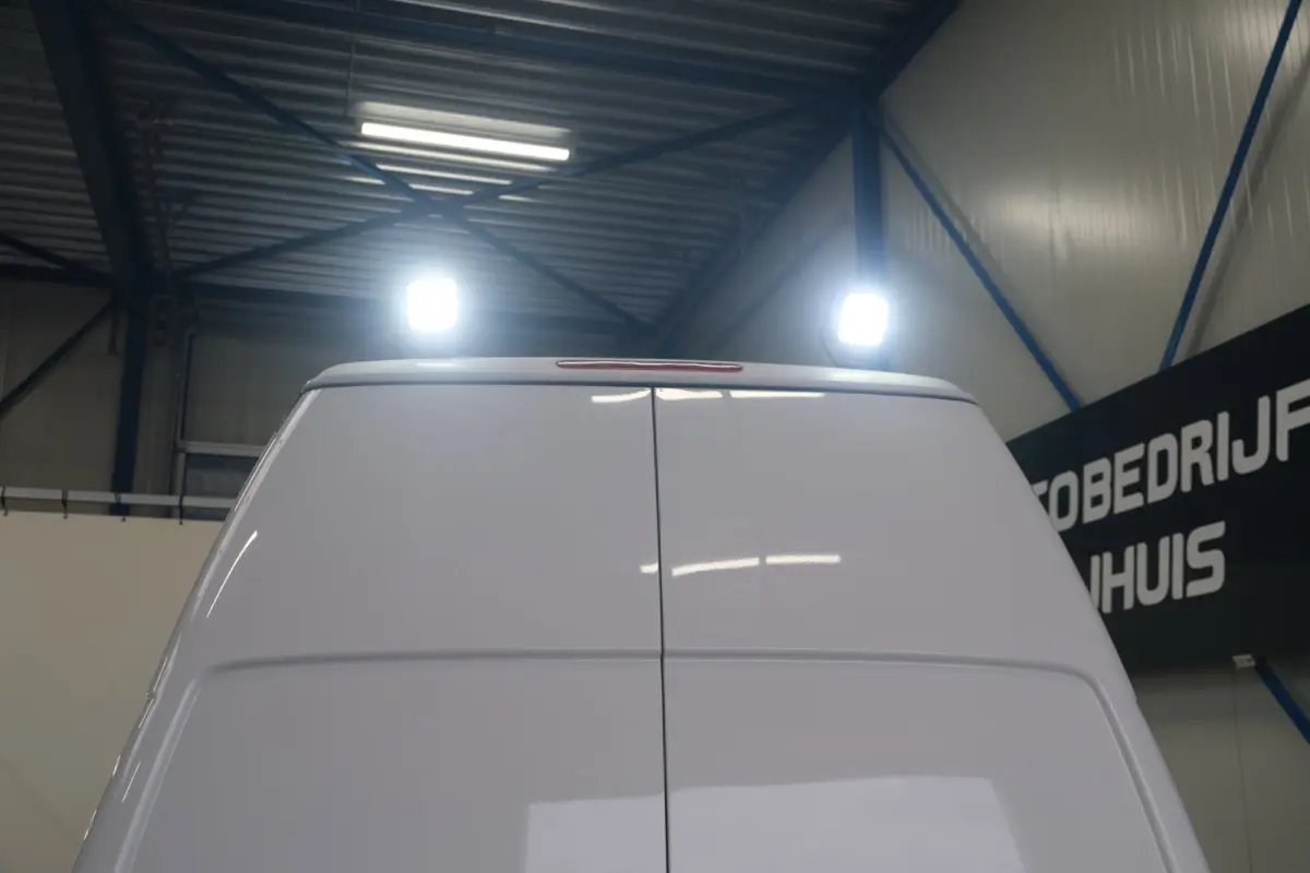 2.0 TDI L2H2 30 - Airco, Cruise, PDC, Carplay, Inrichting, Imperiaal, Standkachel, Trekhaak.