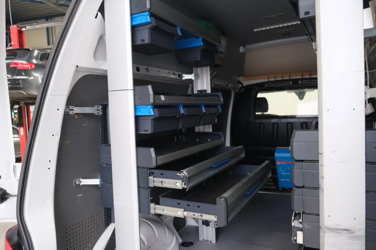 2.0 TDI L2H2 30 - Airco, Cruise, PDC, Carplay, Inrichting, Imperiaal, Standkachel, Trekhaak.
