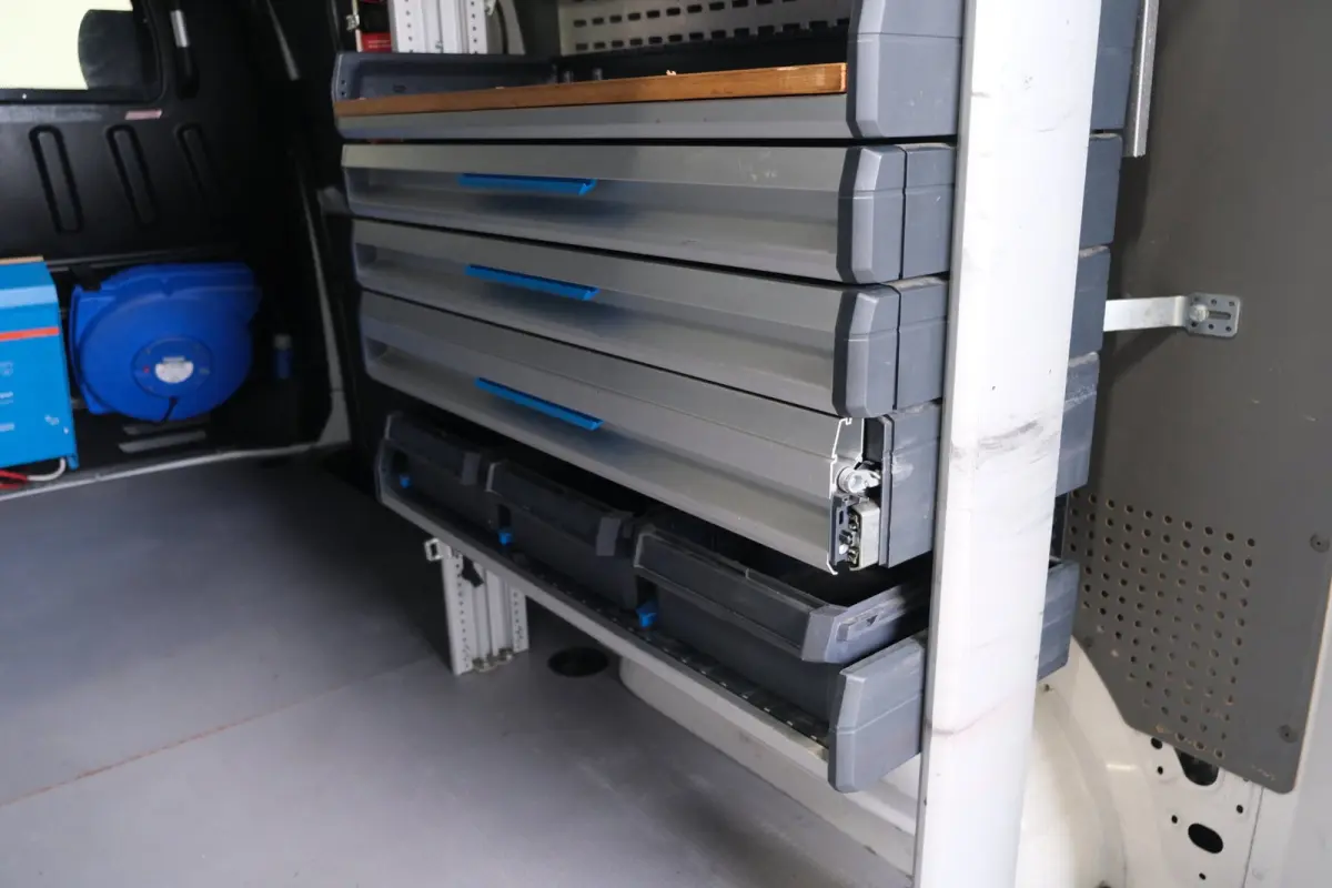 2.0 TDI L2H2 30 - Airco, Cruise, PDC, Carplay, Inrichting, Imperiaal, Standkachel, Trekhaak.