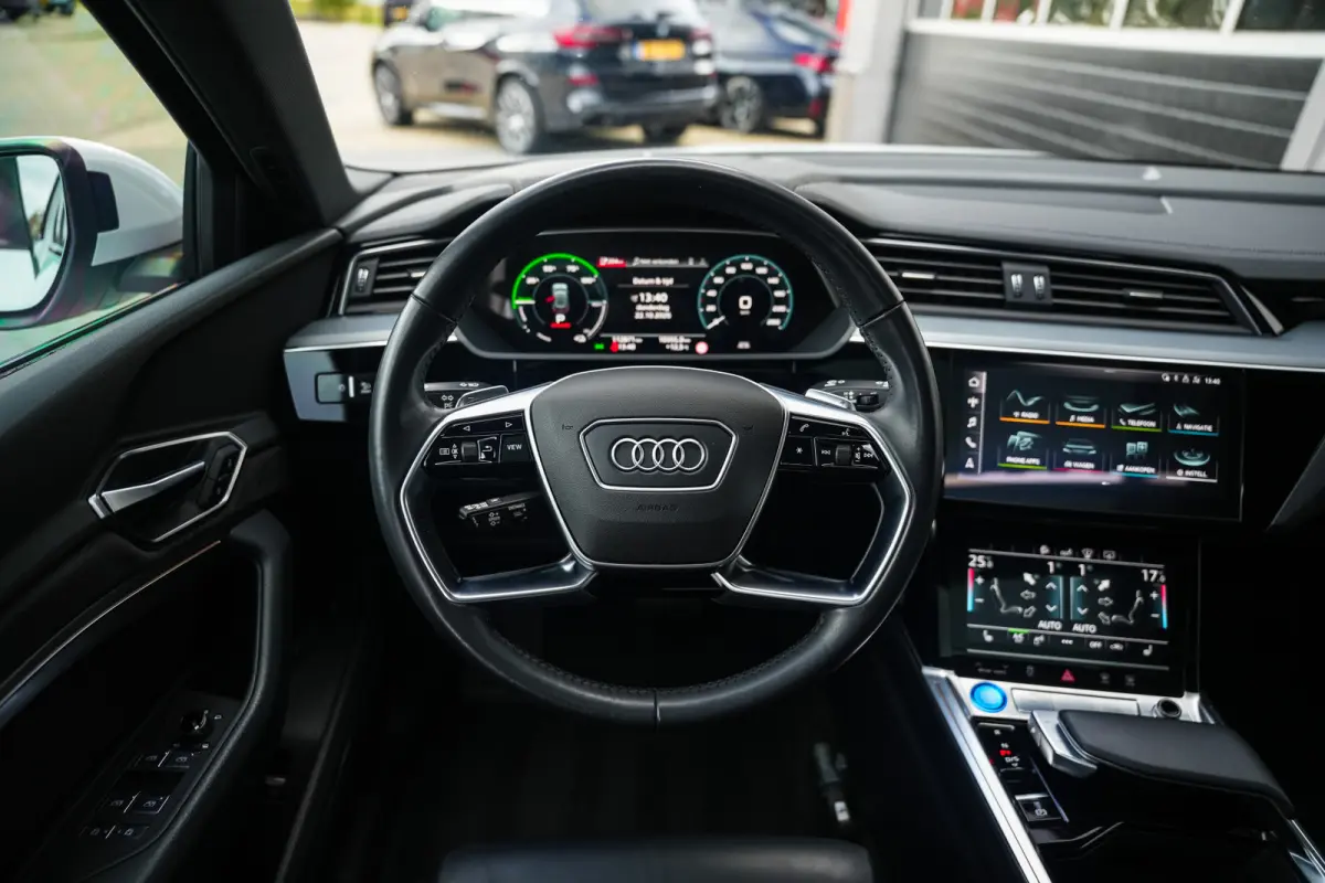 55 Quattro 95 kWh 408 pk Advanced Pro Line Plus S-Line / Marge-Auto/ Pano-Dak/ B&O/ HUD/ Matrix-LED/ ACC/ 360-camera/ Keyless/ Memory/ 21'' LMV