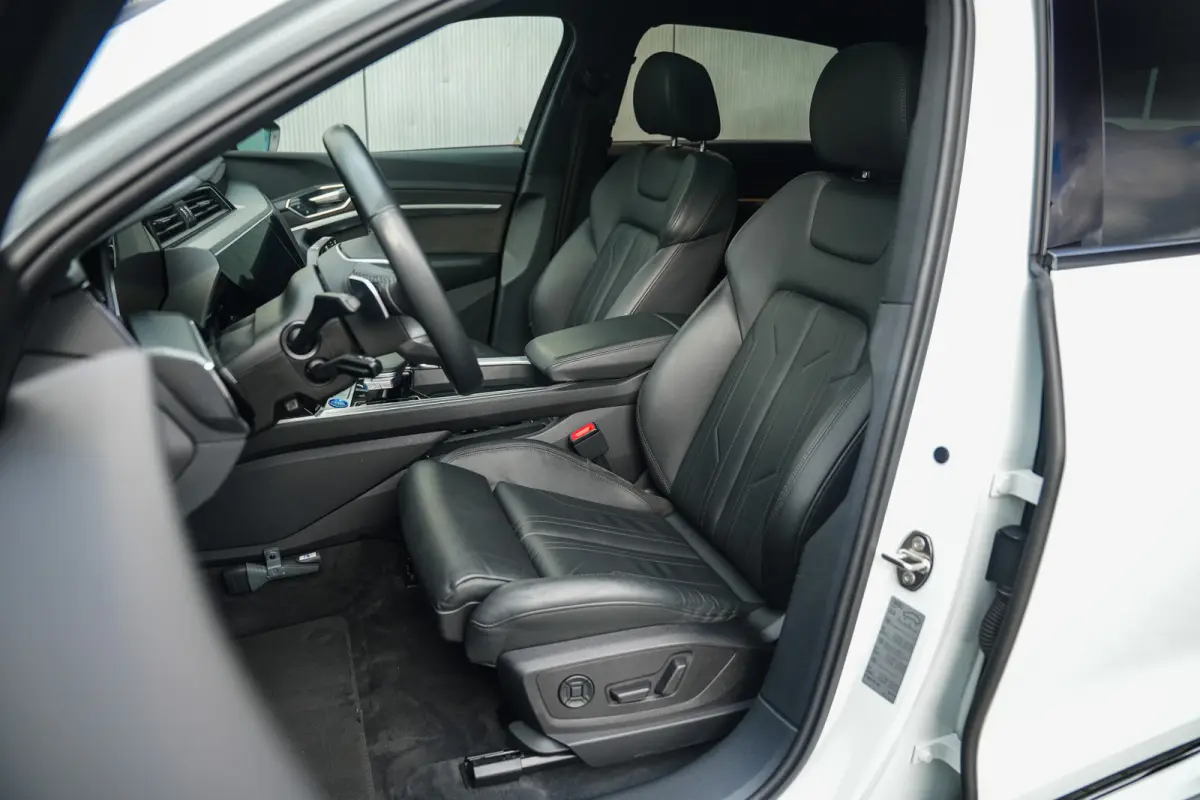 55 Quattro 95 kWh 408 pk Advanced Pro Line Plus S-Line / Marge-Auto/ Pano-Dak/ B&O/ HUD/ Matrix-LED/ ACC/ 360-camera/ Keyless/ Memory/ 21'' LMV