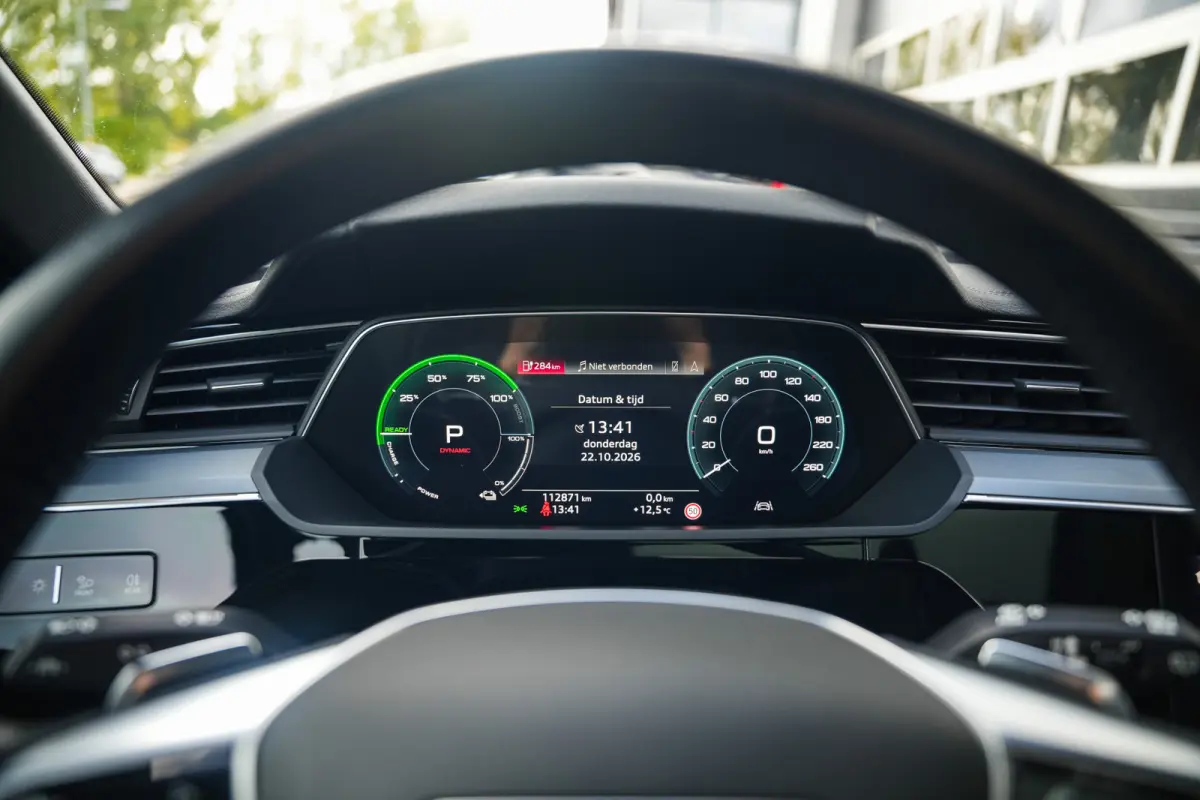 55 Quattro 95 kWh 408 pk Advanced Pro Line Plus S-Line / Marge-Auto/ Pano-Dak/ B&O/ HUD/ Matrix-LED/ ACC/ 360-camera/ Keyless/ Memory/ 21'' LMV