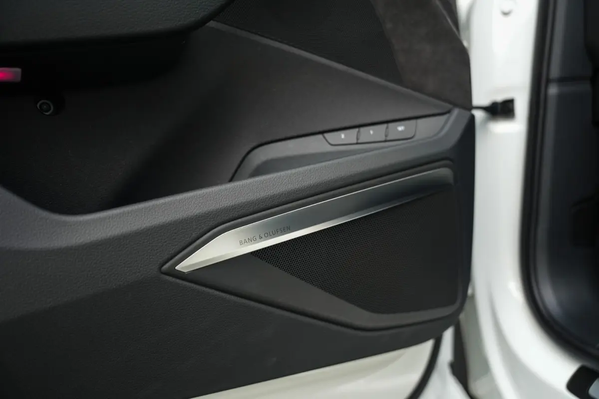 55 Quattro 95 kWh 408 pk Advanced Pro Line Plus S-Line / Marge-Auto/ Pano-Dak/ B&O/ HUD/ Matrix-LED/ ACC/ 360-camera/ Keyless/ Memory/ 21'' LMV