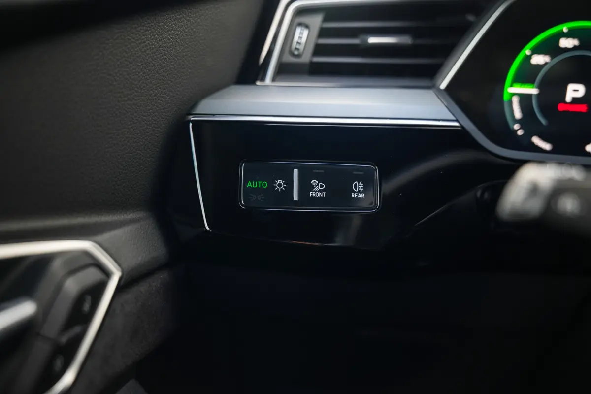 55 Quattro 95 kWh 408 pk Advanced Pro Line Plus S-Line / Marge-Auto/ Pano-Dak/ B&O/ HUD/ Matrix-LED/ ACC/ 360-camera/ Keyless/ Memory/ 21'' LMV