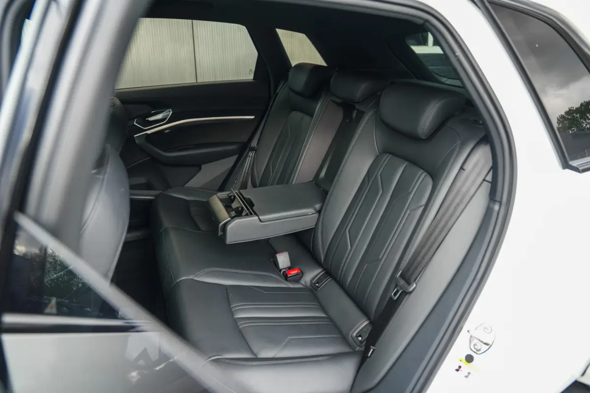 55 Quattro 95 kWh 408 pk Advanced Pro Line Plus S-Line / Marge-Auto/ Pano-Dak/ B&O/ HUD/ Matrix-LED/ ACC/ 360-camera/ Keyless/ Memory/ 21'' LMV