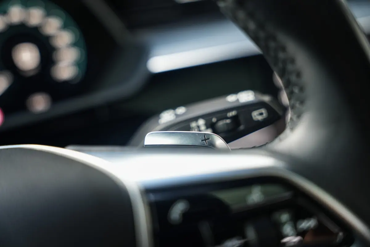 55 Quattro 95 kWh 408 pk Advanced Pro Line Plus S-Line / Marge-Auto/ Pano-Dak/ B&O/ HUD/ Matrix-LED/ ACC/ 360-camera/ Keyless/ Memory/ 21'' LMV