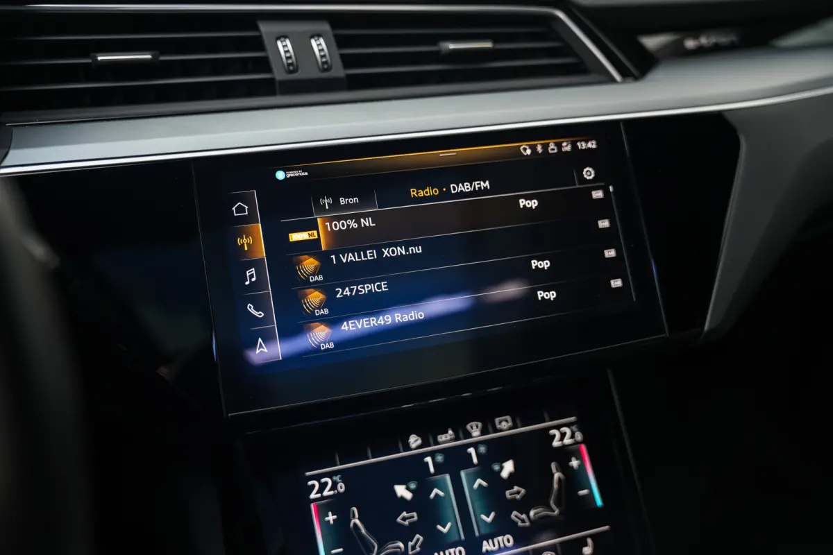 55 Quattro 95 kWh 408 pk Advanced Pro Line Plus S-Line / Marge-Auto/ Pano-Dak/ B&O/ HUD/ Matrix-LED/ ACC/ 360-camera/ Keyless/ Memory/ 21'' LMV